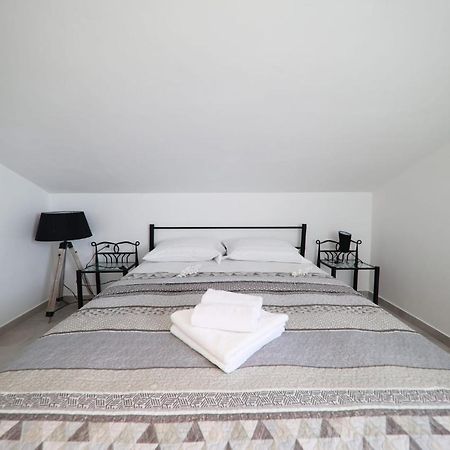 Apartment Rosso Zadar Bagian luar foto