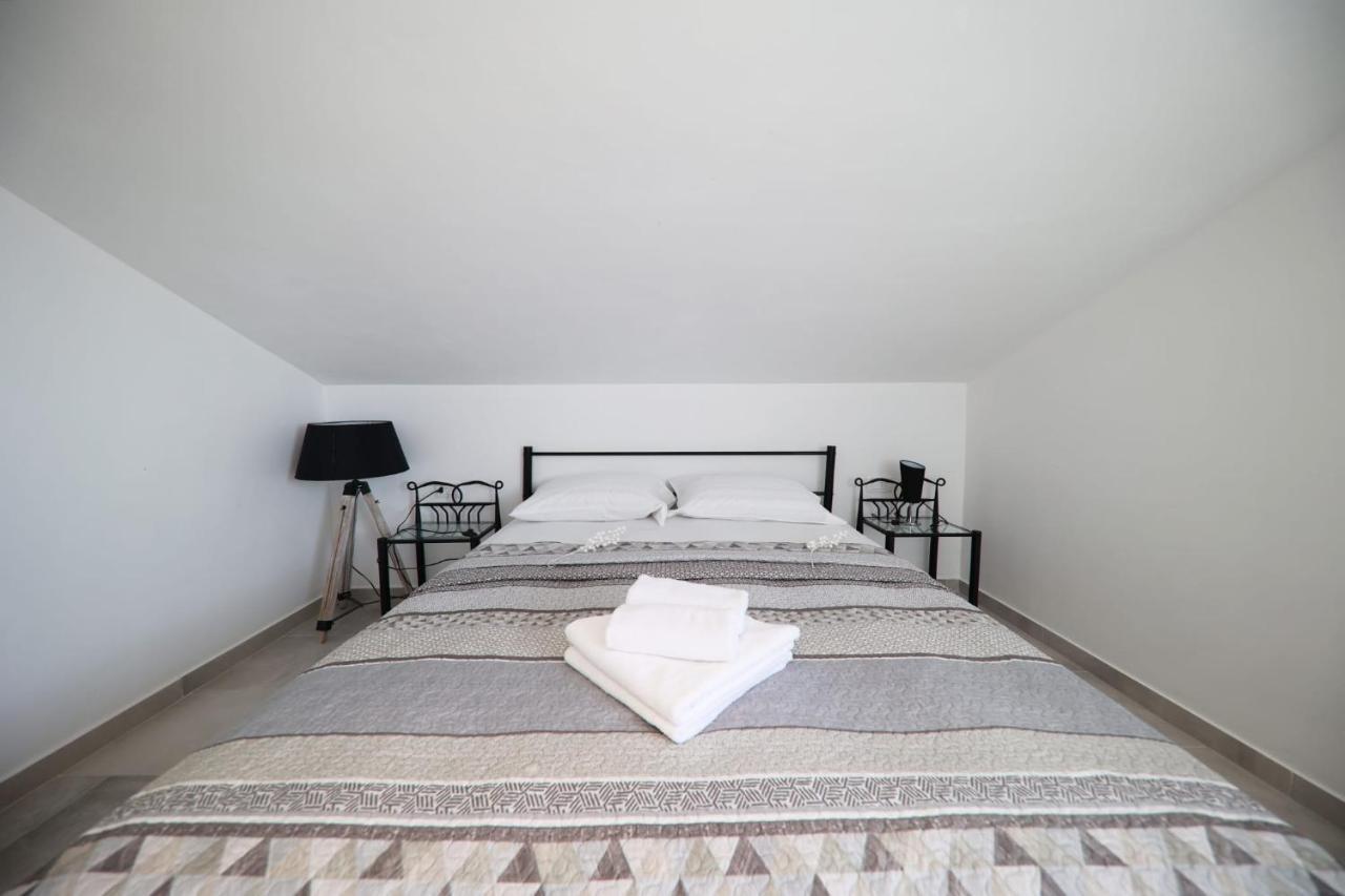 Apartment Rosso Zadar Bagian luar foto