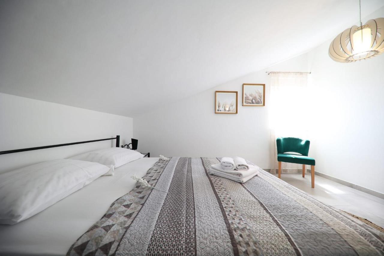 Apartment Rosso Zadar Bagian luar foto