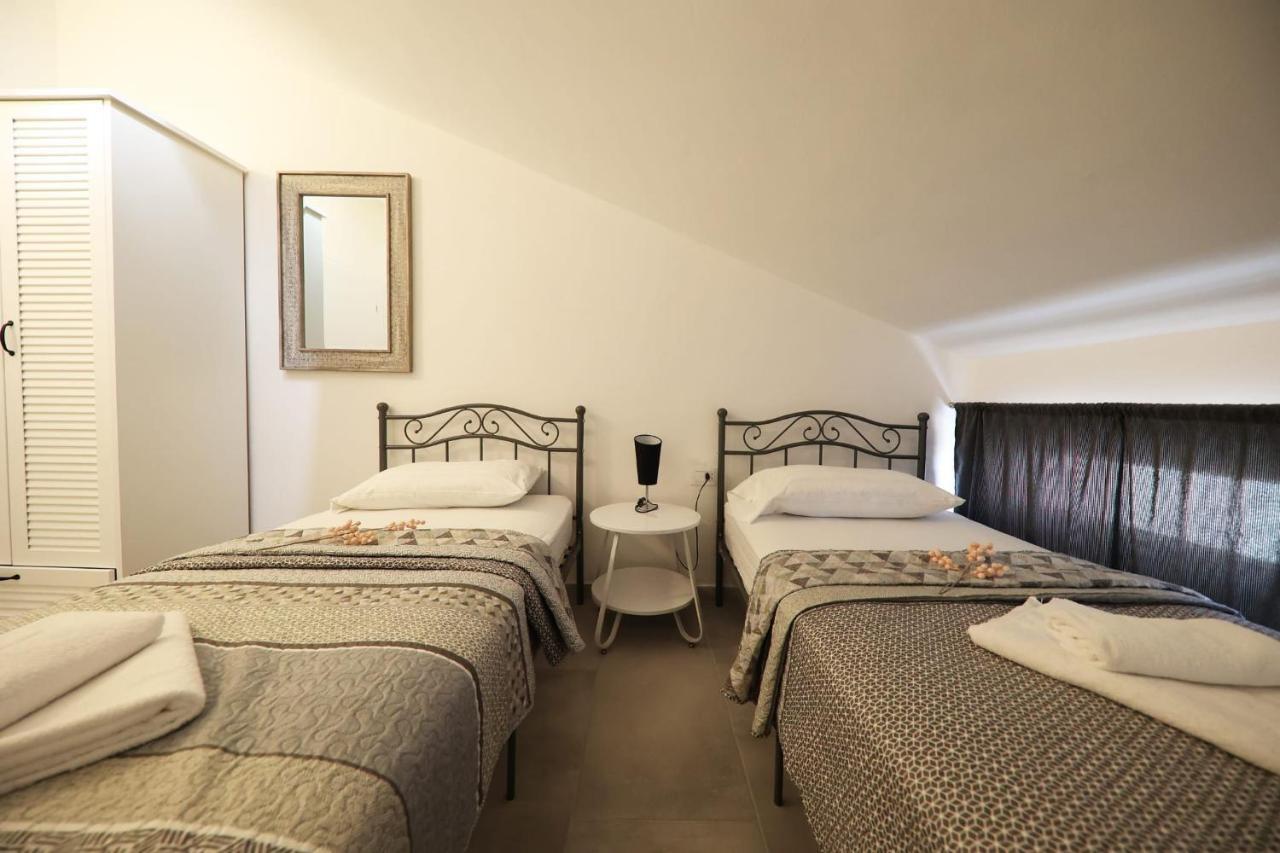 Apartment Rosso Zadar Bagian luar foto