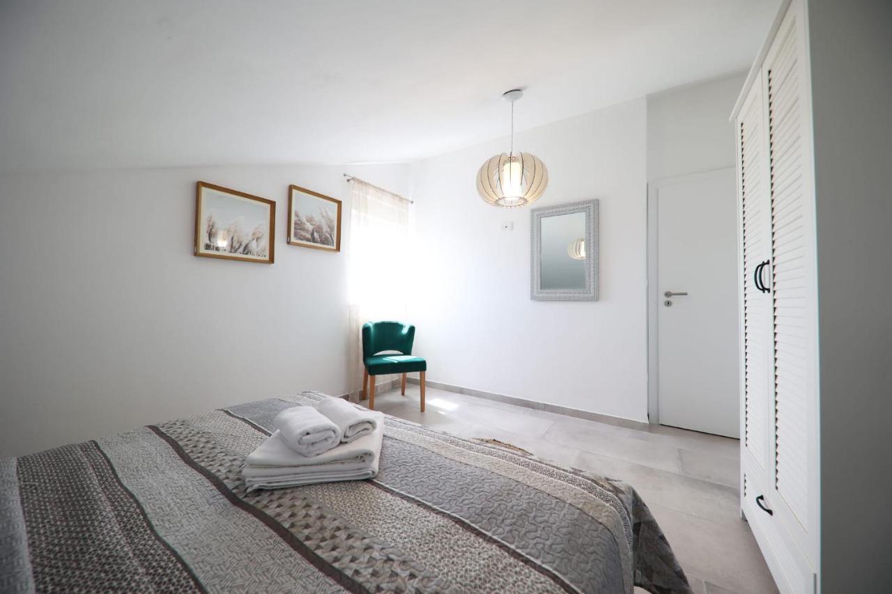 Apartment Rosso Zadar Bagian luar foto